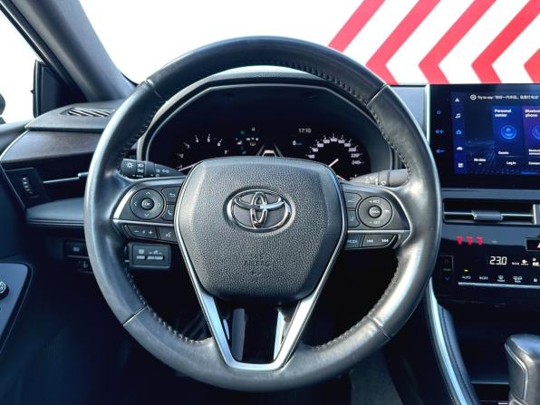 Toyota Avalon V с пробегом 2022 года, цена 3 790 000 рублей, 39844 км, седан, Автокод Объявления