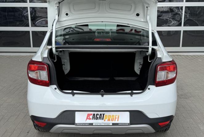 Renault Logan II Рестайлинг с пробегом 2019 года, цена 1 230 000 рублей, 95065 км, седан, Автокод Объявления
