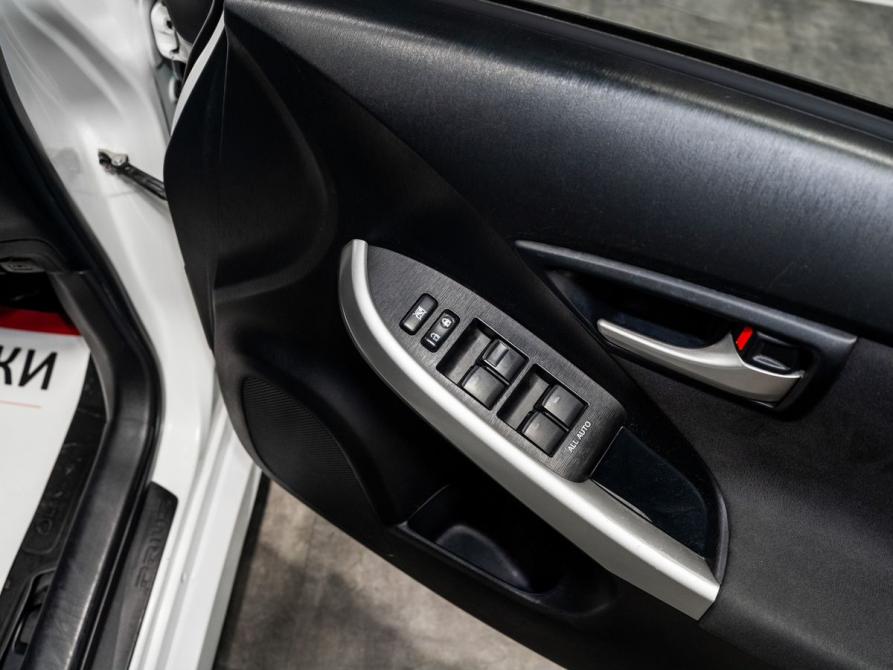Toyota Prius III Рестайлинг (XW30) Чита  - изображение 13