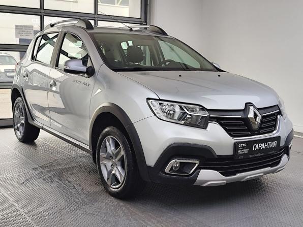 Renault Sandero II Рестайлинг с пробегом 2021 года, цена 1 399 000 рублей, 37750 км, хэтчбек, Автокод Объявления