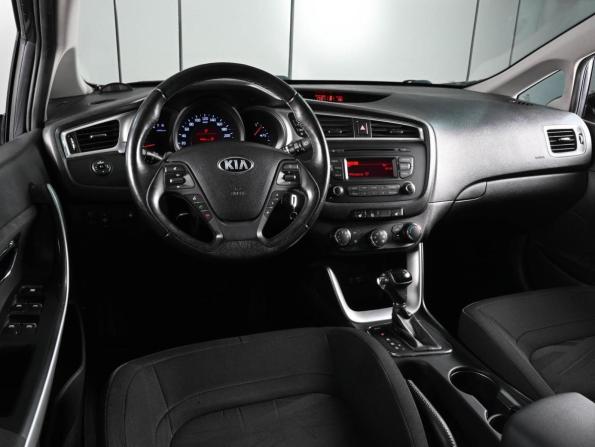 Kia Ceed II Рестайлинг с пробегом 2015 года, цена 1 499 000 рублей, 72565 км, хэтчбек, Автокод Объявления