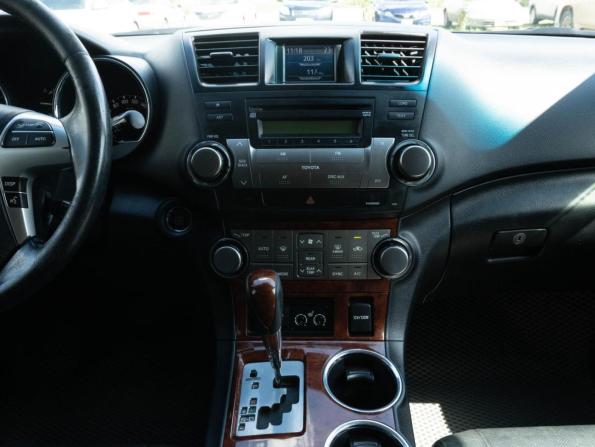 Toyota Highlander II (XU40) Рестайлинг с пробегом 2011 года, цена 2 199 000 рублей, 246865 км, внедорожник, Автокод Объявления