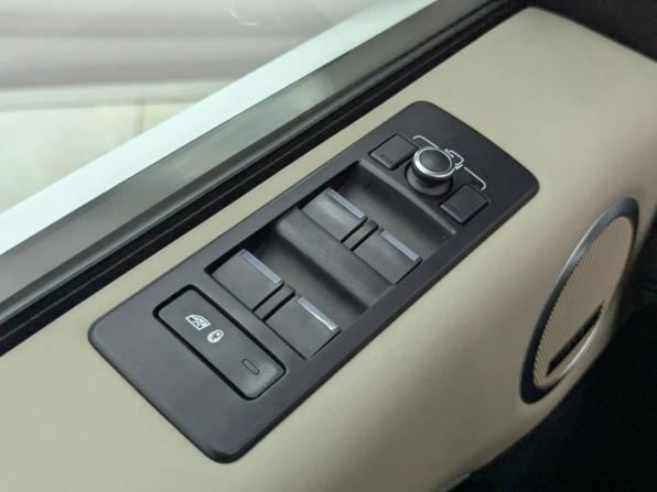 Land Rover Discovery V с пробегом 2019 года, цена 3 699 000 рублей, 135000 км, внедорожник, Автокод Объявления