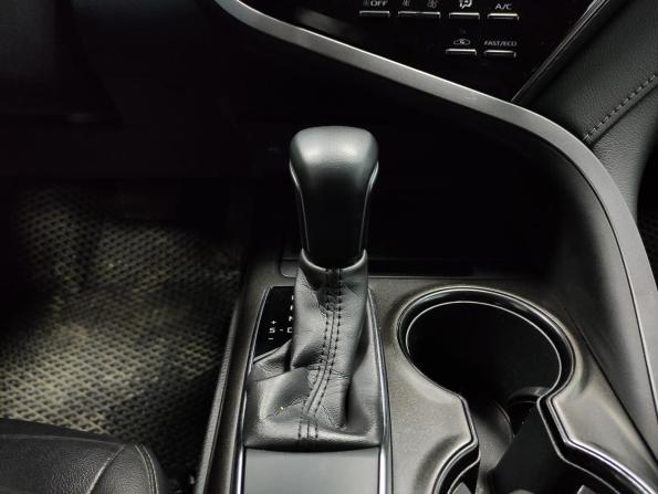 Toyota Camry VIII (XV70) Рестайлинг с пробегом 2021 года, цена 2 740 000 рублей, 125000 км, седан, Автокод Объявления