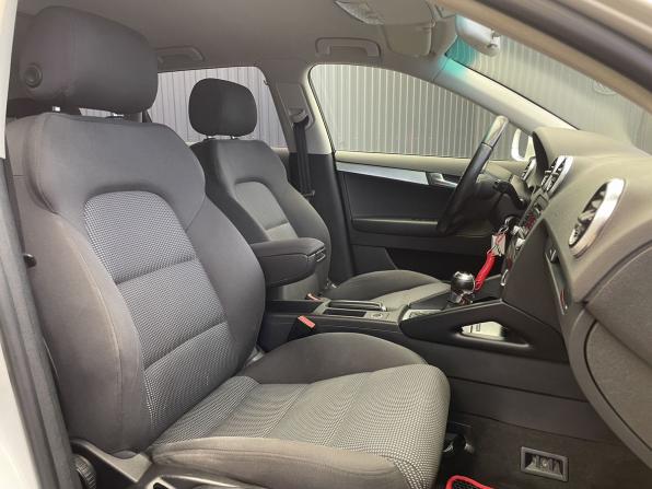 Audi A3 II (8P) Рестайлинг 2 с пробегом 2011 года, цена 937 000 рублей, 191906 км, хэтчбек, Автокод Объявления