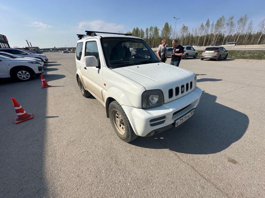 Suzuki Jimny III Рестайлинг 1 Пермь  - изображение 8
