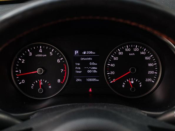 Kia Stonic I с пробегом 2018 года, цена 1 620 000 рублей, 100000 км, внедорожник, Автокод Объявления