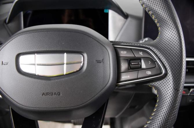 Geely Coolray I Рестайлинг с пробегом 2025 года, цена 2 499 000 рублей, 4650 км, внедорожник, Автокод Объявления