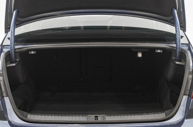 Volkswagen Passat B8 с пробегом 2017 года, цена 2 049 000 рублей, 43000 км, седан, Автокод Объявления