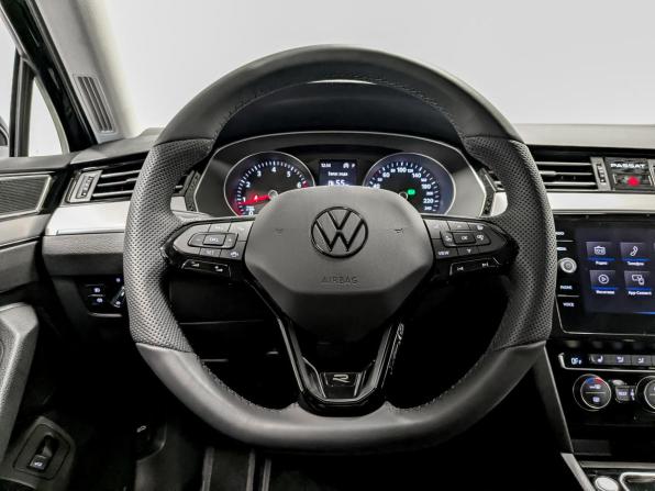 Volkswagen Passat B8 Рестайлинг с пробегом 2020 года, цена 2 740 000 рублей, 102593 км, седан, Автокод Объявления