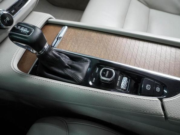 Volvo S90 II с пробегом 2017 года, цена 2 469 000 рублей, 176690 км, седан, Автокод Объявления