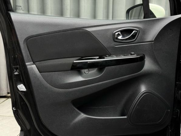 Renault Kaptur I с пробегом 2018 года, цена 1 649 000 рублей, 71453 км, внедорожник, Автокод Объявления