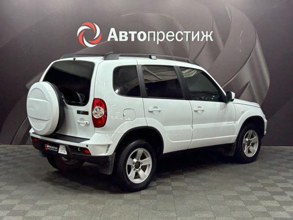 Chevrolet Niva I Рестайлинг с пробегом 2018 года, цена 695 000 рублей, 111668 км, внедорожник, Автокод Объявления