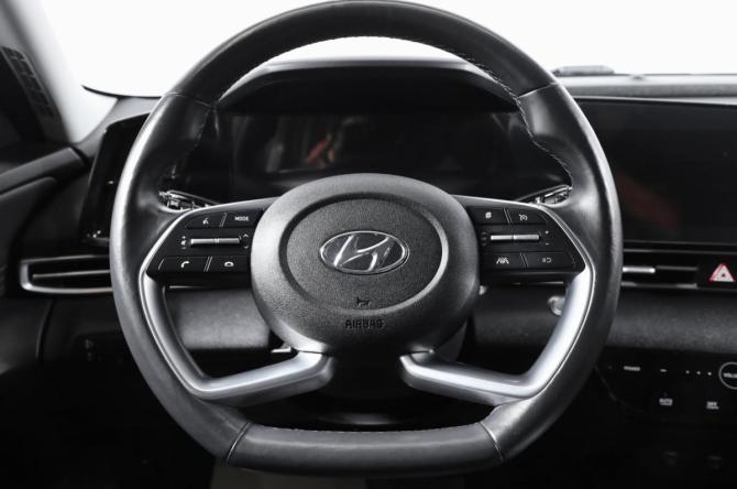 Hyundai Elantra VII (CN7) с пробегом 2020 года, цена 1 899 000 рублей, 28000 км, седан, Автокод Объявления