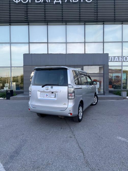 Toyota Voxy II (R70) Омск  - изображение 15