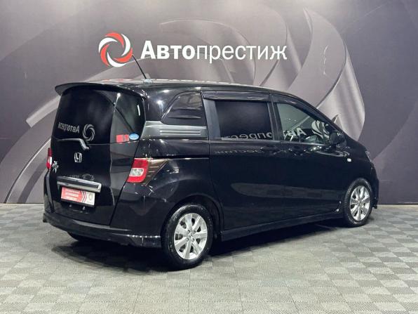 Honda Freed I с пробегом 2011 года, цена 1 120 000 рублей, 220731 км, компактвэн, Автокод Объявления