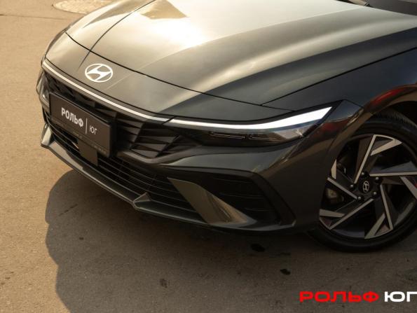 Hyundai Elantra VII (CN7) Рестайлинг с пробегом 2024 года, цена 2 133 000 рублей, 23247 км, седан, Автокод Объявления