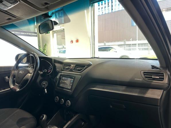 Kia Rio III Рестайлинг с пробегом 2015 года, цена 945 000 рублей, 100802 км, седан, Автокод Объявления
