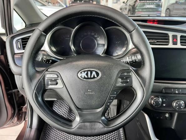 Kia Ceed II с пробегом 2012 года, цена 795 000 рублей, 176000 км, универсал, Автокод Объявления