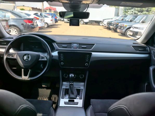 Skoda Superb III Рестайлинг с пробегом 2019 года, цена 2 700 000 рублей, 108056 км, лифтбек, Автокод Объявления