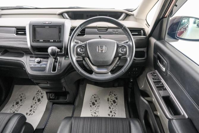 Honda Freed II с пробегом 2017 года, цена 1 549 000 рублей, 83400 км, компактвэн, Автокод Объявления