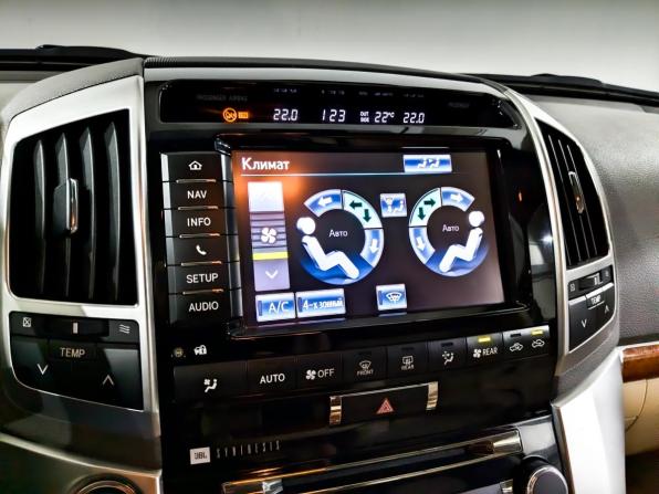 Toyota Land Cruiser 200 Series Рестайлинг 1 с пробегом 2014 года, цена 3 955 000 рублей, 187565 км, внедорожник, Автокод Объявления