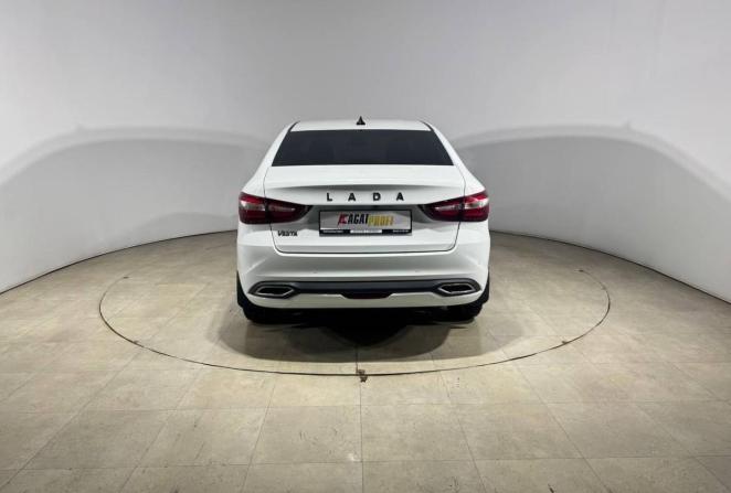 Lada (ВАЗ) Vesta I Рестайлинг (NG) с пробегом 2024 года, цена 1 330 000 рублей, 8075 км, седан, Автокод Объявления