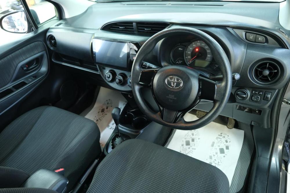 Toyota Vitz III (XP130) Рестайлинг 2 Омск  - изображение 11