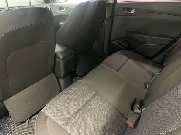Hyundai Solaris II с пробегом 2018 года, цена 1 328 000 рублей, 92300 км, седан, Автокод Объявления