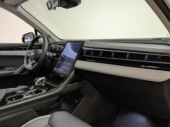 Geely Atlas II с пробегом 2024 года, цена 3 100 000 рублей, 24948 км, внедорожник, Автокод Объявления