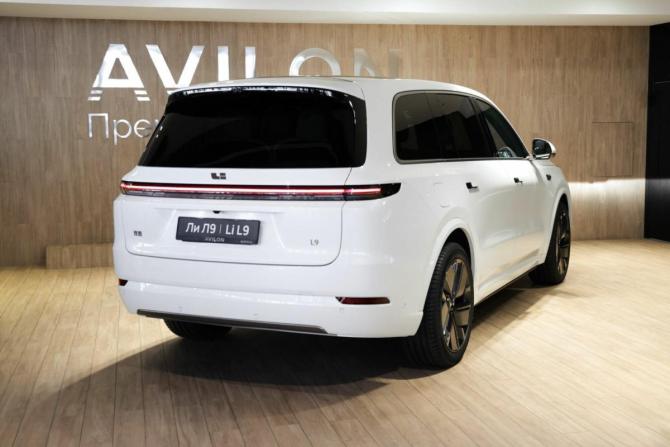 Новый Li Auto (Lixiang) L9 I Рестайлинг 2025 года, цена 11 990 000 рублей, внедорожник, Автокод Объявления