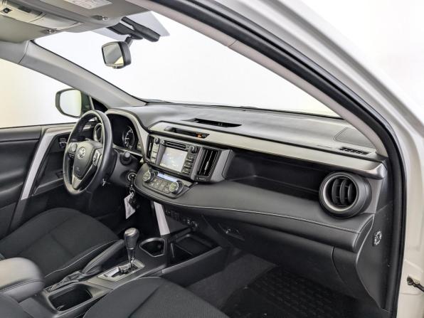 Toyota RAV4 IV (XA40) Рестайлинг с пробегом 2015 года, цена 2 250 000 рублей, 111772 км, внедорожник, Автокод Объявления