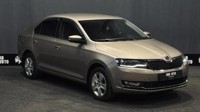 Skoda Rapid I Рестайлинг с пробегом 2017 года, цена 1 349 000 рублей, 95600 км, лифтбек, Автокод Объявления