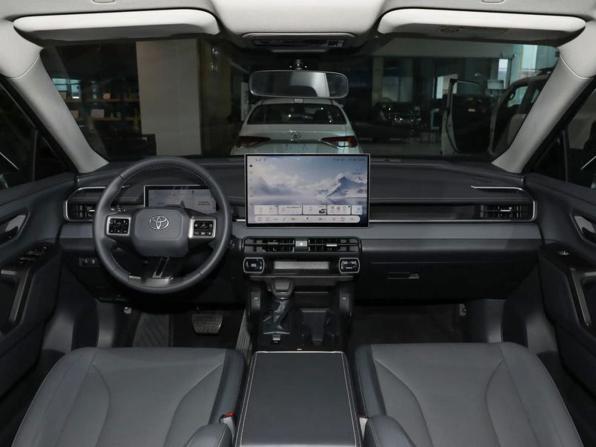 Toyota RAV4 VI (XA60) с пробегом 2026 года, цена 4 199 000 рублей, 1 км, внедорожник, Автокод Объявления