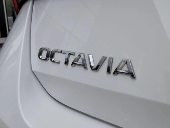 Skoda Octavia IV (A8) с пробегом 2021 года, цена 2 479 000 рублей, 43199 км, лифтбек, Автокод Объявления