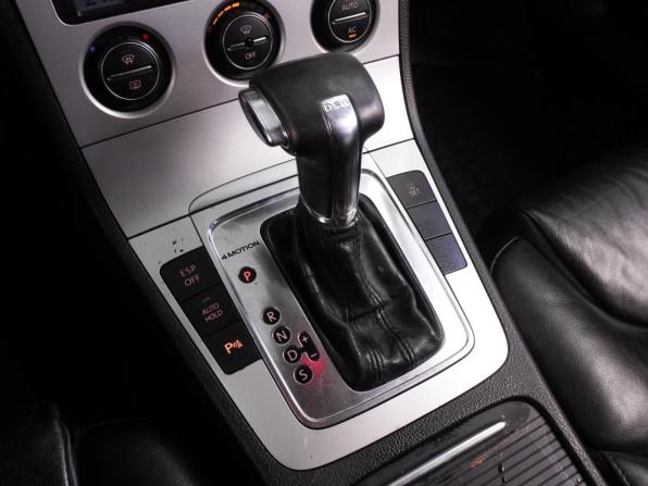 Volkswagen Passat B6 с пробегом 2009 года, цена 1 079 000 рублей, 204138 км, седан, Автокод Объявления