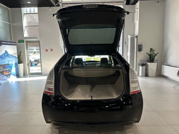 Toyota Prius III (XW30) с пробегом 2010 года, цена 1 059 000 рублей, 282600 км, лифтбек, Автокод Объявления