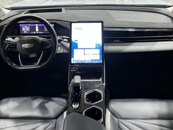 Geely Atlas II с пробегом 2024 года, цена 2 380 000 рублей, 60048 км, внедорожник, Автокод Объявления