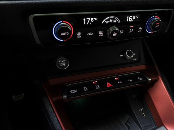 Audi Q3 II (F3) с пробегом 2020 года, цена 4 499 000 рублей, 67262 км, внедорожник, Автокод Объявления