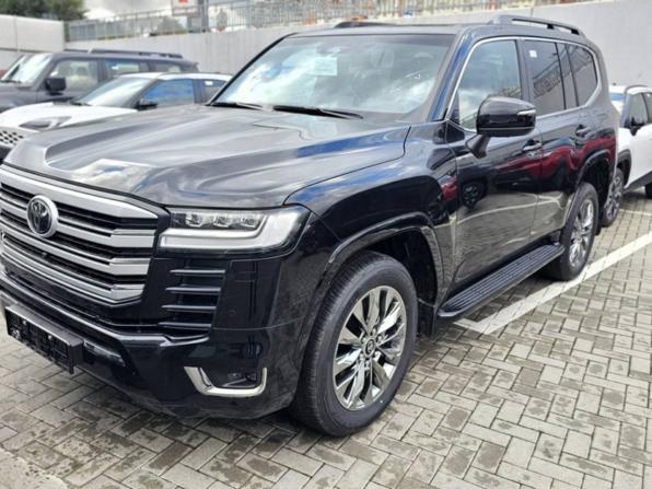 Toyota Land Cruiser 300 Series с пробегом 2026 года, цена 15 450 000 рублей, 15 км, внедорожник, Автокод Объявления