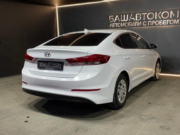 Hyundai Elantra VI (AD) с пробегом 2017 года, цена 910 000 рублей, 200187 км, седан, Автокод Объявления
