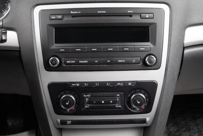Skoda Octavia II (A5) Рестайлинг с пробегом 2012 года, цена 849 000 рублей, 255917 км, лифтбек, Автокод Объявления