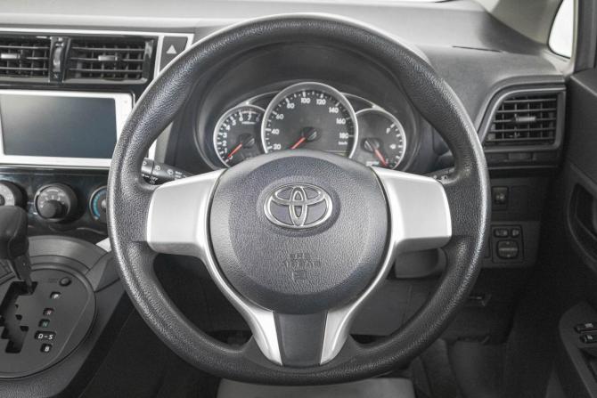 Toyota Ractis II с пробегом 2014 года, цена 939 000 рублей, 121600 км, хэтчбек, Автокод Объявления