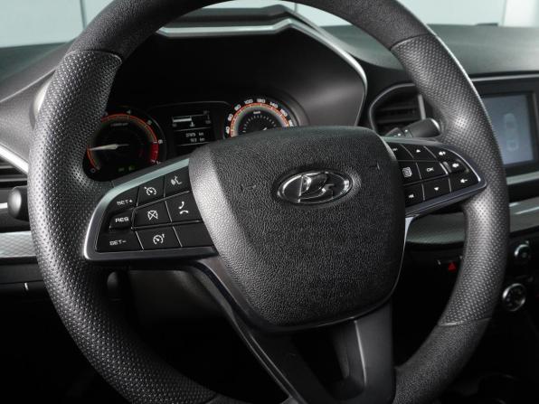Lada (ВАЗ) Vesta I Рестайлинг (NG) с пробегом 2024 года, цена 1 359 000 рублей, 27479 км, седан, Автокод Объявления
