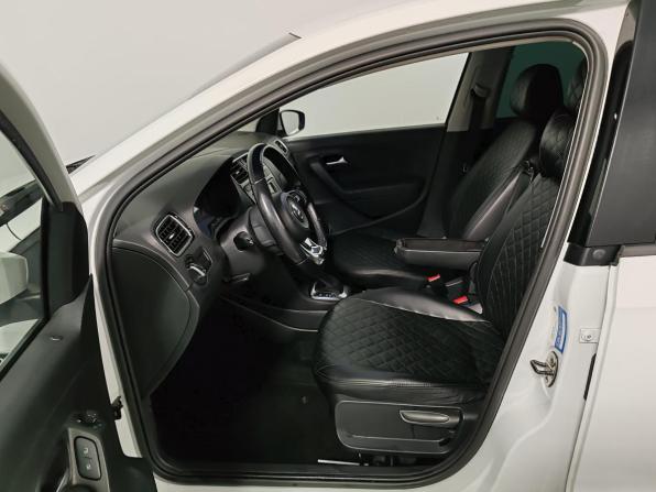 Volkswagen Polo V Рестайлинг с пробегом 2019 года, цена 1 175 000 рублей, 112007 км, седан, Автокод Объявления