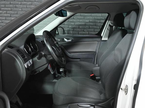 Skoda Yeti I с пробегом 2012 года, цена 750 000 рублей, 228708 км, внедорожник, Автокод Объявления