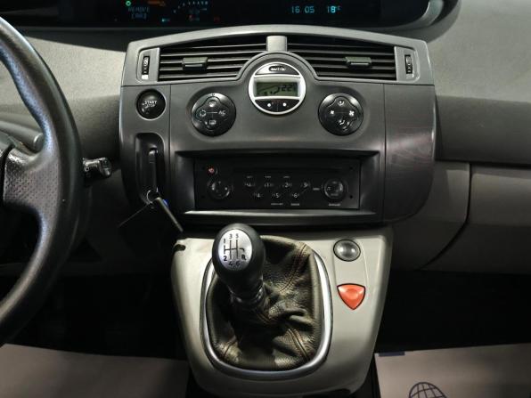 Renault Scenic II Рестайлинг с пробегом 2007 года, цена 617 000 рублей, 234437 км, компактвэн, Автокод Объявления