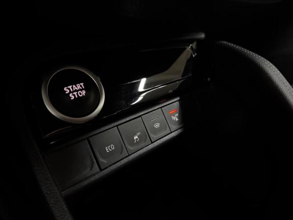 Renault Kaptur I Рестайлинг с пробегом 2021 года, цена 1 239 000 рублей, 82007 км, внедорожник, Автокод Объявления