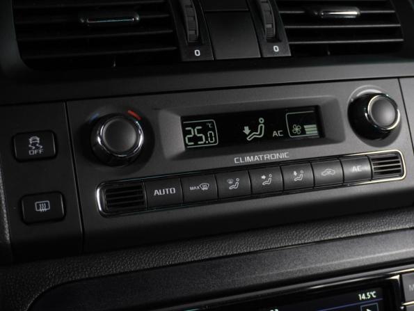 Skoda Fabia II Рестайлинг с пробегом 2012 года, цена 989 000 рублей, 151863 км, хэтчбек, Автокод Объявления