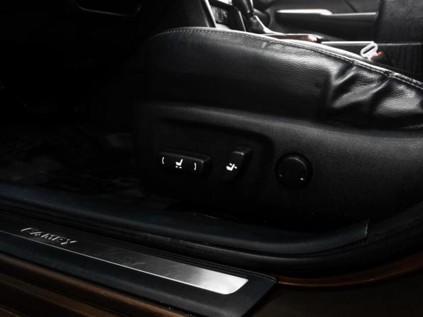 Toyota Camry VII (XV50) Рестайлинг 2 с пробегом 2018 года, цена 2 389 000 рублей, 189858 км, седан, Автокод Объявления
